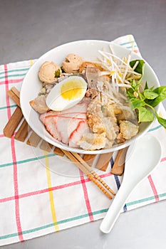 Pork rice noodle soup