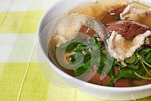 Pork's Entrails and Blood Jelly Soup (Tom Lued Moo), Pork blood