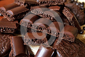 Porous chocolate