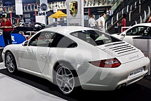 Porsche 911 Carrera S - Rear - MPH