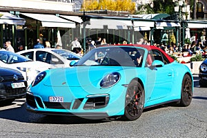 Porsche 911 Carrera GTS