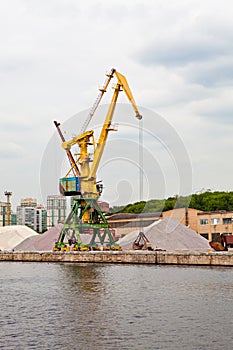 Port crane