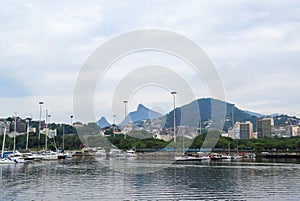 Puerto cruz sobre el bahía en brasil 