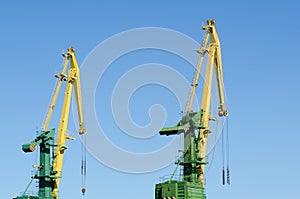 Port hoisting cranes photo