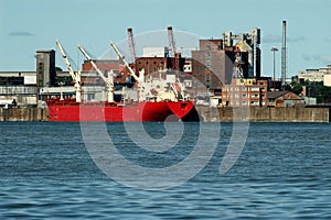 Port installations in Montreal 4