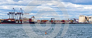 Port activity and cargo shipping business in Montreal