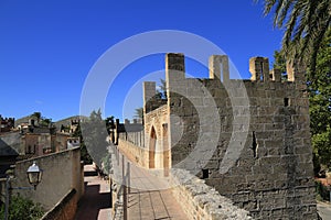 Porta del Moll, Main gate to the old town of Alcudia, Mallorca, Balearic Islands, Spain