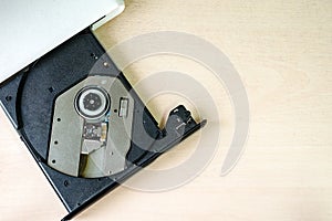 Portable CD/DVD drive