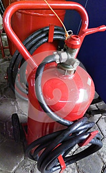 Portable fire extinguiser in the workshop