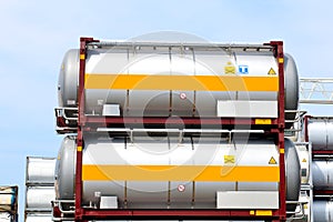 Portable oil and chemical storage tanks