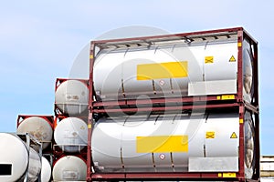 Portable oil and chemical storage tanks