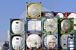 Portable storage tanks