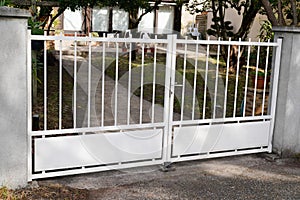 Portal classic steel aluminum white metal gate and door home of garden house