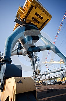 Portal cranes amon tall ships