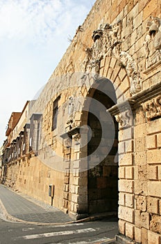 Portal de Sant Antoni in the walls of Tarragona photo