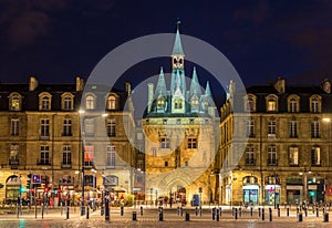 Porte Cailhau in Bordeaux