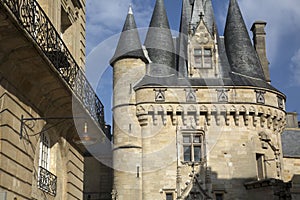 Porte Cailhau Gate, Place du Palais Square, Bordeaux