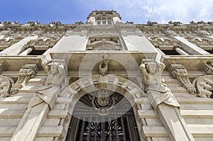 Porto City Hall facade perspective, located at Avenida dos Aliados.