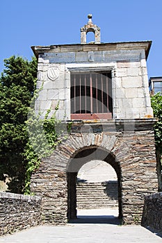 Portomarin town gate photo