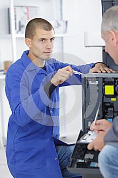Portrait apprentice fixing printer