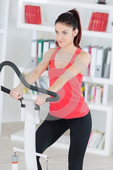 Portrait beautiful sporty young woman doing exercise