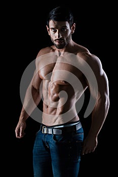 Portrait of a fitness man with muscular body