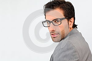 Ritratto Carino imprenditore logorante occhiali 