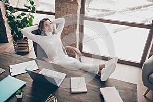 Portrait of her she nice attractive lovely pretty cheerful wavy-haired girl hr recruiter director sitting in chair