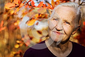 Retrato más viejo una mujer 