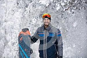 Portrait of snowboarder - Winter sport lifestyle concept