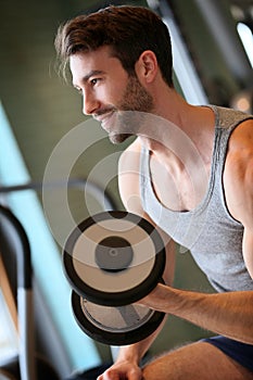 Portrait of a sportif man in fitness center