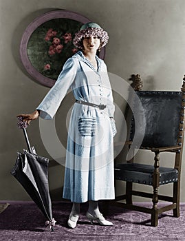 Portrét žena klobouk stojící deštník 