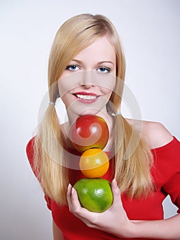 Portrate of beautiful girl with the fruits