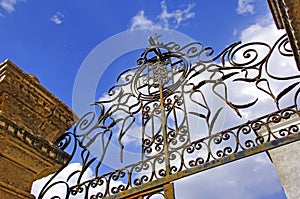 Portugal, area of Alentejo, Estremoz: Iron door