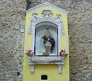 Portugal, Lisbon, 1 R. de Santa Cruz do Castelo, Saint George\'s Castle, statue of Saint George in the entrance of the castle