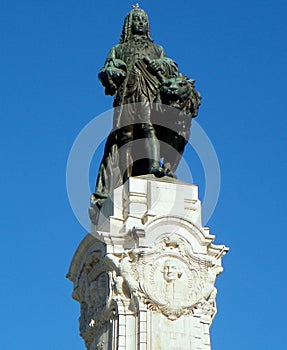 Portugal, Lisbon, Avenida da Liberdade, monument to Marquis of Pombal, statue of a diplomat and politician