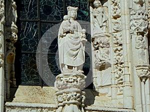 Portugal, Lisbon, Prasa do Imperio, Jeronimos Monastery, statues on the facade of the monastery photo