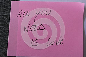 Post-it with motivational phrases