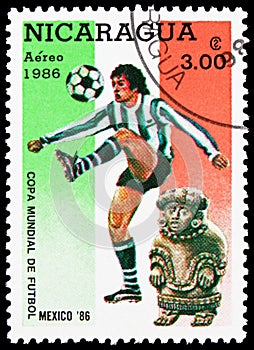 Postage stamp printed in Nicaragua shows Footballplayer Sculpture, FIFA World Cup 1986 - Mexico serie, 3 C$ - Nicaraguan cÃÂ³