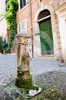 Potable fountain water in Rome