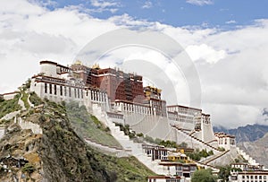 Potala Palace (in Lhasa, Tibet) photo