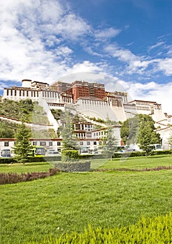 Potala Palace (in Lhasa, Tibet) photo