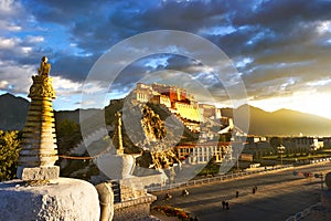 Potala palace,in Tibet of China photo