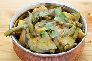Potato and bean vegetarian curry