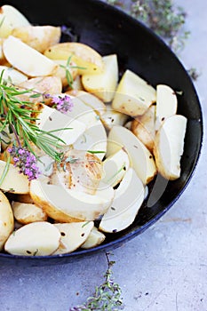 Potatoes with thyme