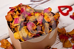 Potpourri and chestnuts in box.