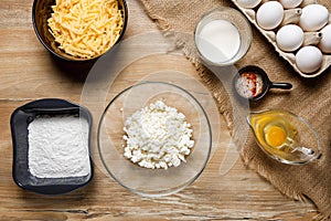 Pour the cottage cheese into a bowl. Step by step recipe of lazy khachapuri pie. step two