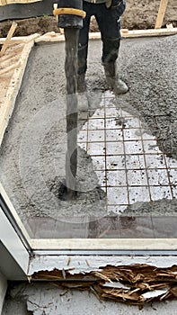 Pouring concrete on isolation