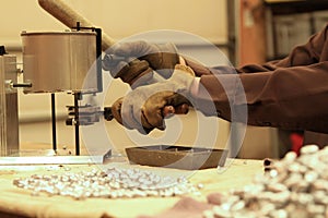 Pouring lead for bullet reloading