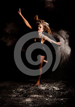 Polvere ballerino salto 